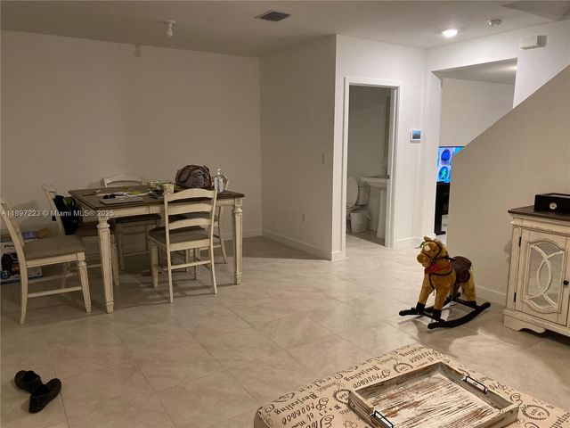 493 NE 5th Pl, Florida City, FL 33034