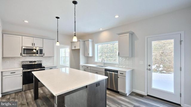 220 COPPER RIDGE DR, Newmanstown, PA 17073