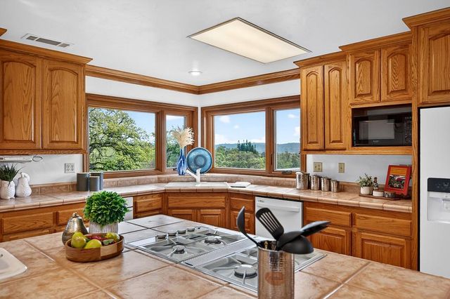 7730 Mccourtney Rd, Lincoln, CA 95648