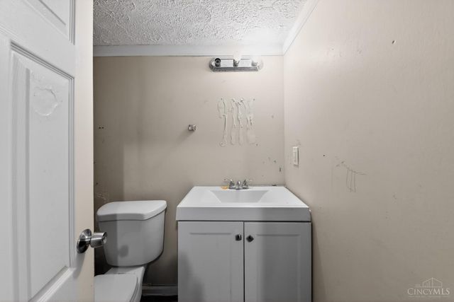 1312 W Loveland Avenue, Loveland, OH 45140