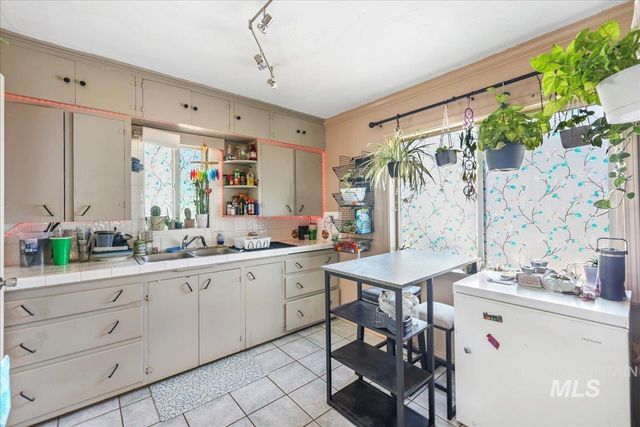 553 N Sparks St, Twin Falls, ID 83301