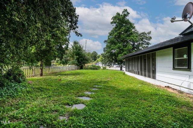 519 W Raleigh Street, Siler City, NC 27344