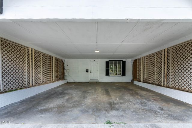 519 W Raleigh Street, Siler City, NC 27344