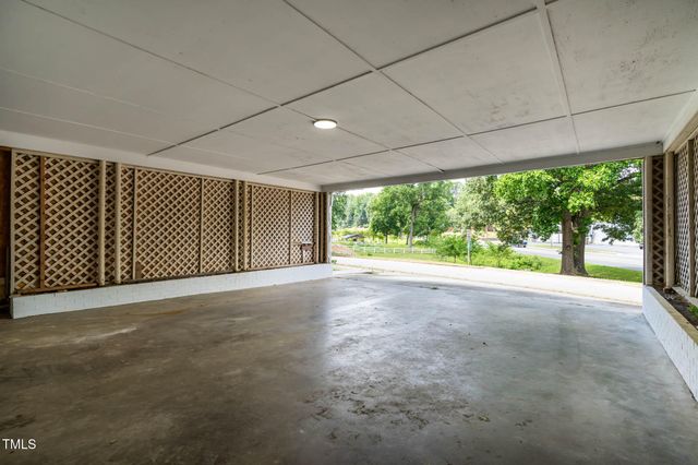 519 W Raleigh Street, Siler City, NC 27344