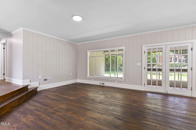 519 W Raleigh Street, Siler City, NC 27344