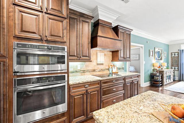 32 Forest Meadow Blvd SW, Huntsville, AL 35824