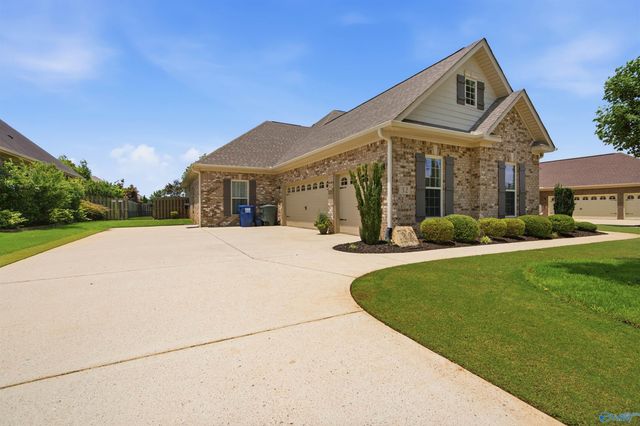 32 Forest Meadow Blvd SW, Huntsville, AL 35824