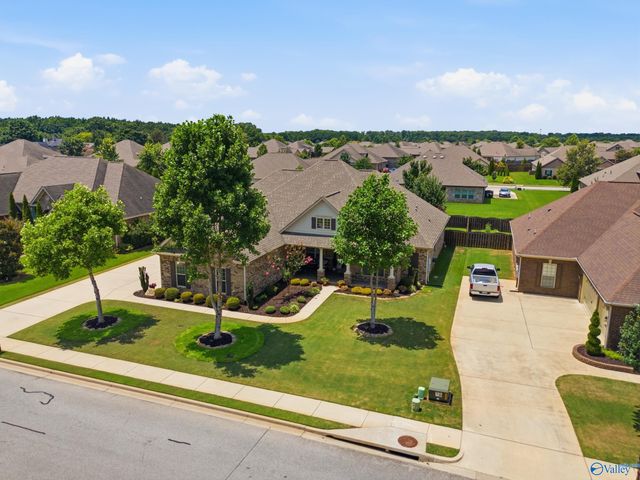 32 Forest Meadow Blvd SW, Huntsville, AL 35824