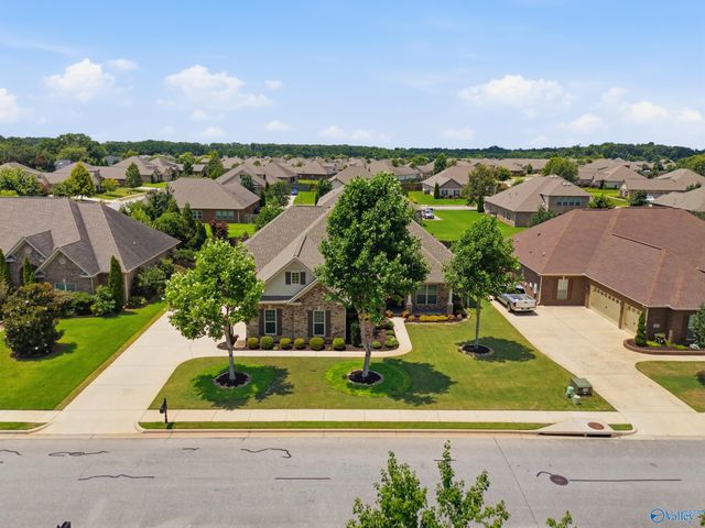 32 Forest Meadow Blvd SW, Huntsville, AL 35824
