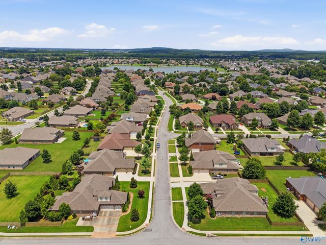 32 Forest Meadow Blvd SW, Huntsville, AL 35824