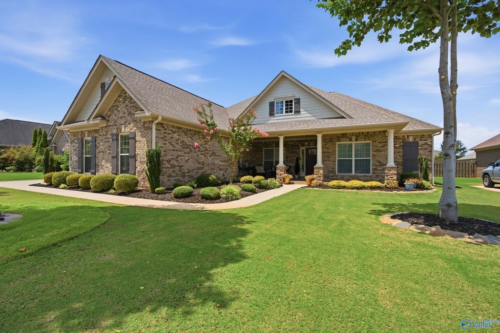 32 Forest Meadow Blvd SW, Huntsville, AL 35824