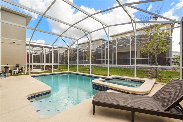 8946 PLAY THROUGH DRIVE, Davenport, FL 33896