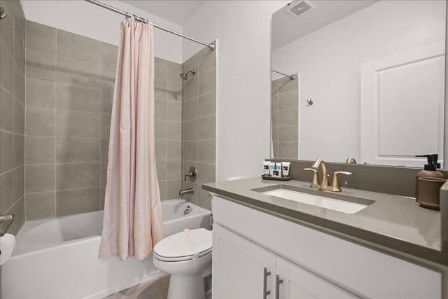 8946 PLAY THROUGH DRIVE, Davenport, FL 33896