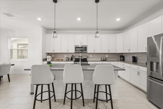 8946 PLAY THROUGH DRIVE, Davenport, FL 33896