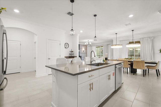 8946 PLAY THROUGH DRIVE, Davenport, FL 33896