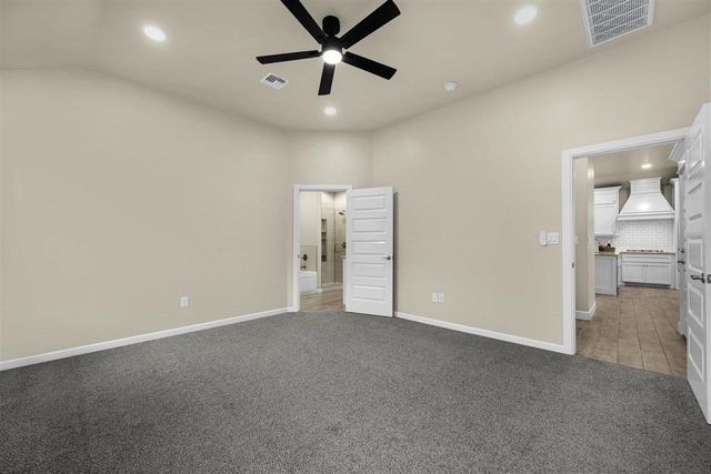 2606 SW 68th St, Lawton, OK 73505