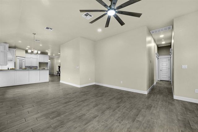2606 SW 68th St, Lawton, OK 73505