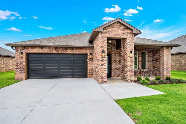 2606 SW 68th St, Lawton, OK 73505