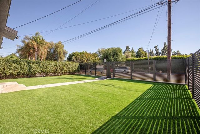 18557 Napa, Northridge, CA 91324