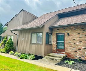 1090 Fleetwood Drive, Northfield, OH 44067