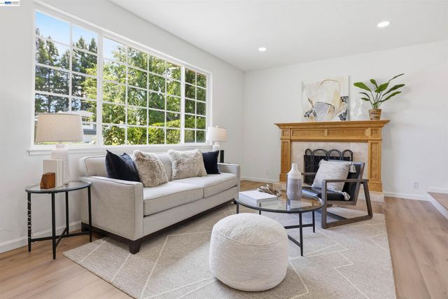 104 Scarboro Pl, San Ramon, CA 94583