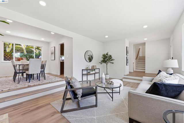 104 Scarboro Pl, San Ramon, CA 94583