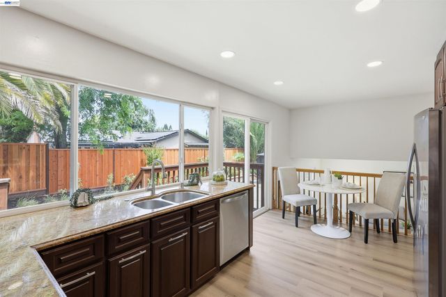 104 Scarboro Pl, San Ramon, CA 94583