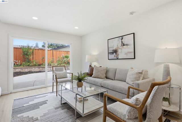 104 Scarboro Pl, San Ramon, CA 94583