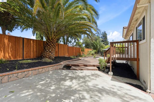 104 Scarboro Pl, San Ramon, CA 94583