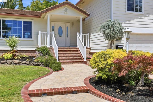 104 Scarboro Pl, San Ramon, CA 94583