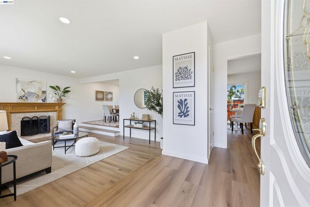 104 Scarboro Pl, San Ramon, CA 94583