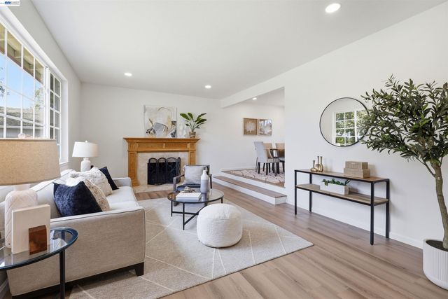 104 Scarboro Pl, San Ramon, CA 94583