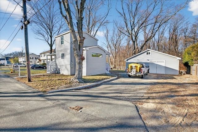 48 Bigelow Ave, Rockland, MA 02370