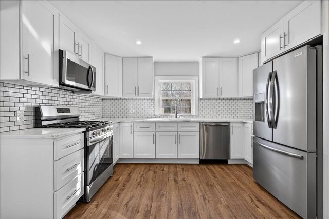 48 Bigelow Ave, Rockland, MA 02370