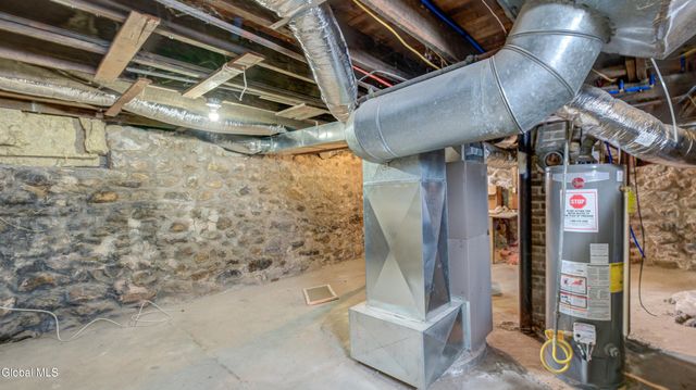 30 Saratoga Boulevard, Gloversville, NY 12078