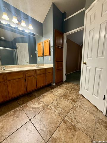 12123 NETHERWOOD LN, San Antonio, TX 78253