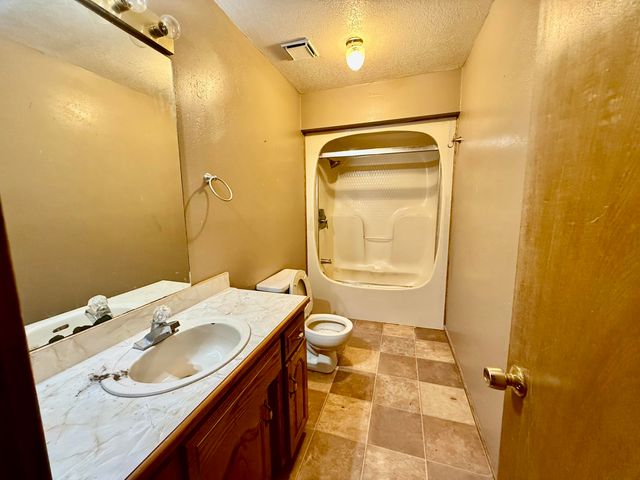 74 Foxtail Drive, Fordland, MO 65652