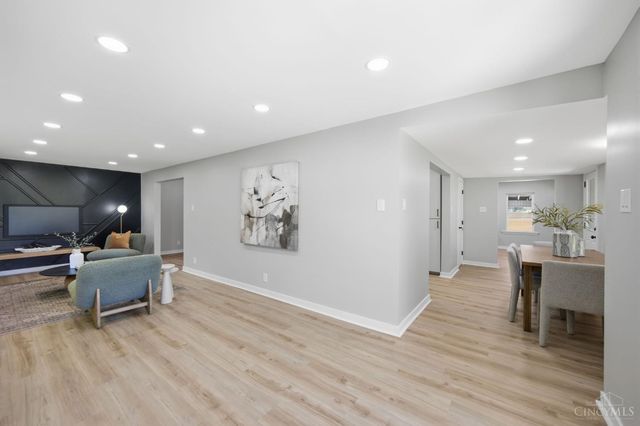 8801 Plainfield Road, Sycamore Twp, OH 45236