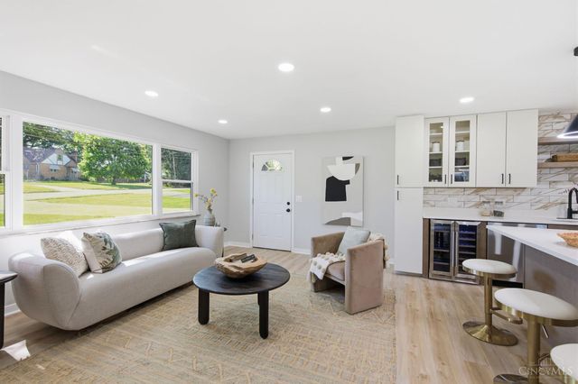 8801 Plainfield Road, Sycamore Twp, OH 45236