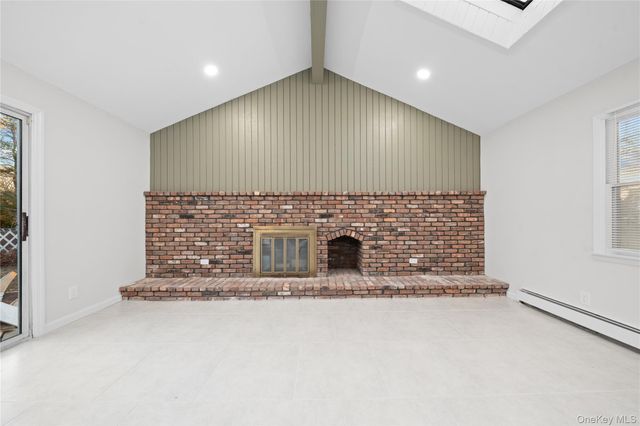 4 Julie Lane, Selden, NY 11784