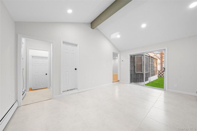 4 Julie Lane, Selden, NY 11784