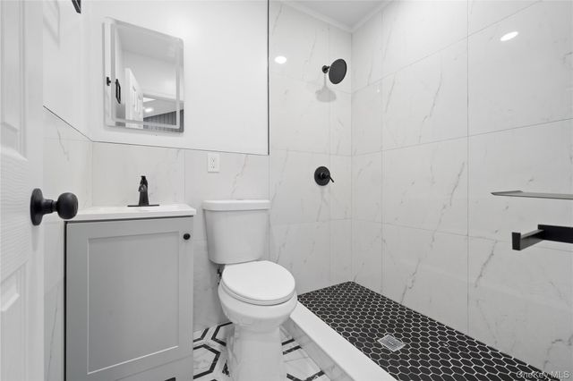 4 Julie Lane, Selden, NY 11784