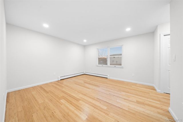 4 Julie Lane, Selden, NY 11784