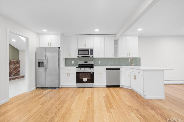 4 Julie Lane, Selden, NY 11784