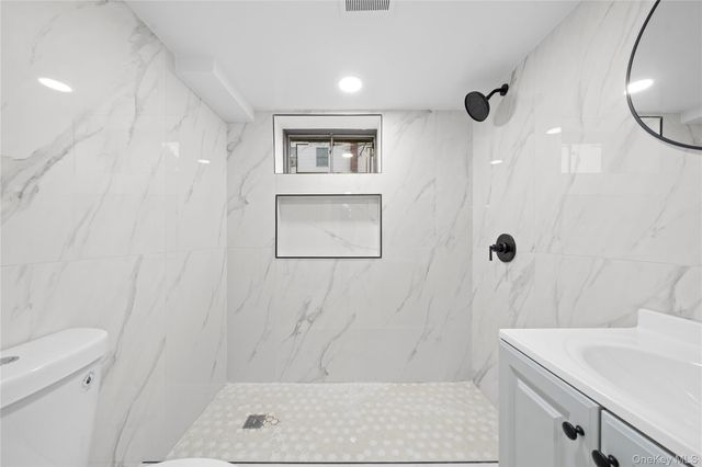 4 Julie Lane, Selden, NY 11784