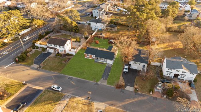 4 Julie Lane, Selden, NY 11784