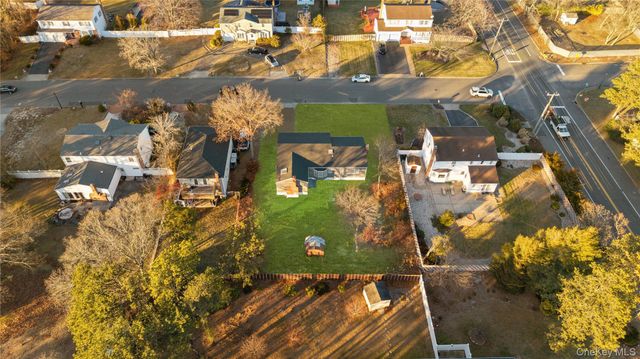 4 Julie Lane, Selden, NY 11784