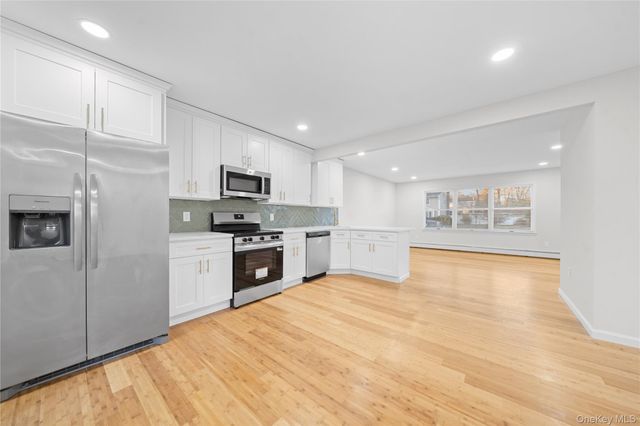 4 Julie Lane, Selden, NY 11784