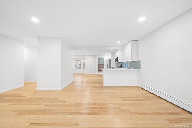 4 Julie Lane, Selden, NY 11784