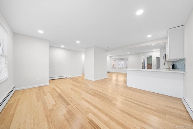 4 Julie Lane, Selden, NY 11784